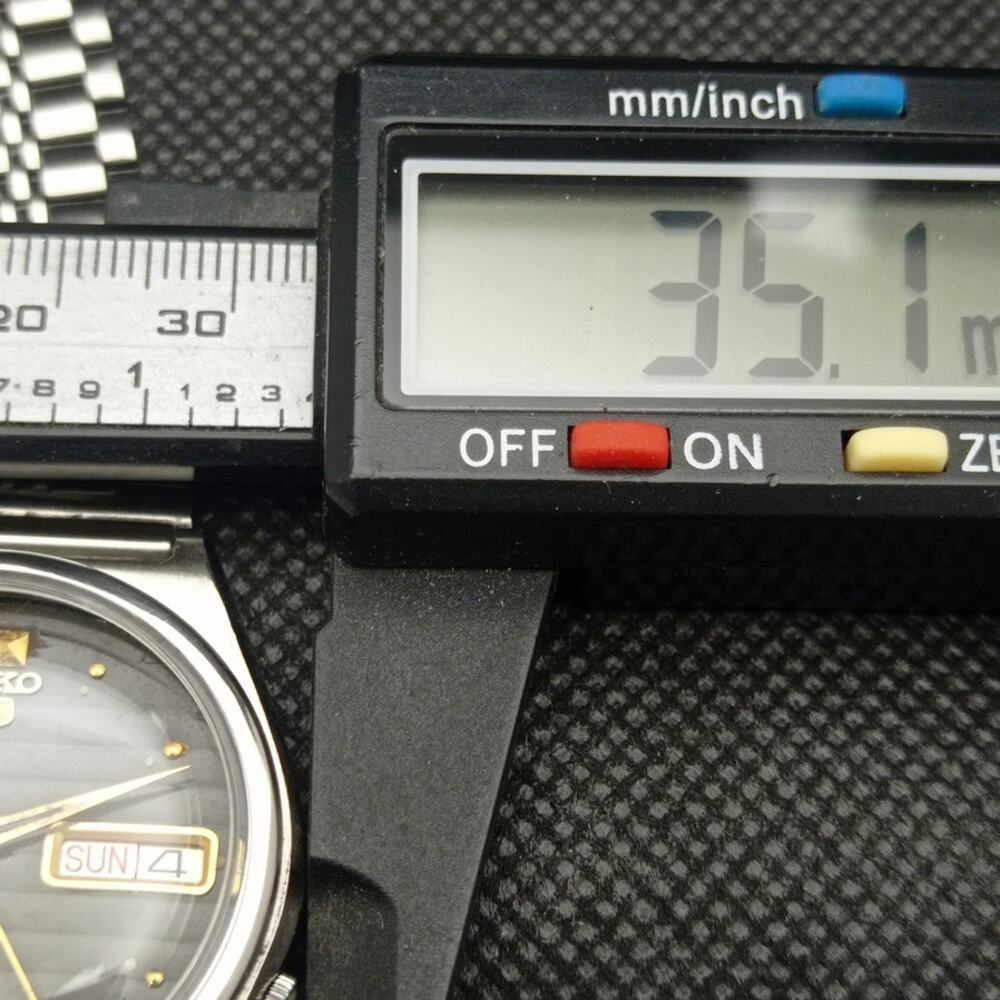 Seiko Black and Gold Men's Watch - Picture 7 of 8